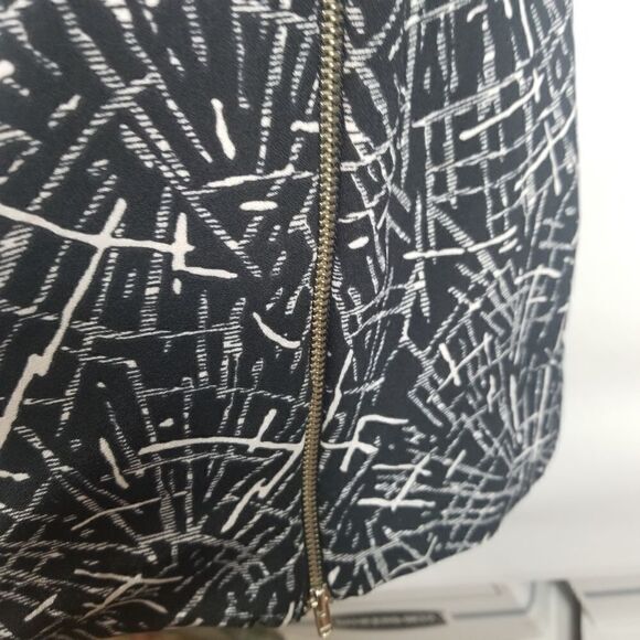 WAYF BLACK WHITE A-LINE DRESS. SIZE M - Picture 10 of 16